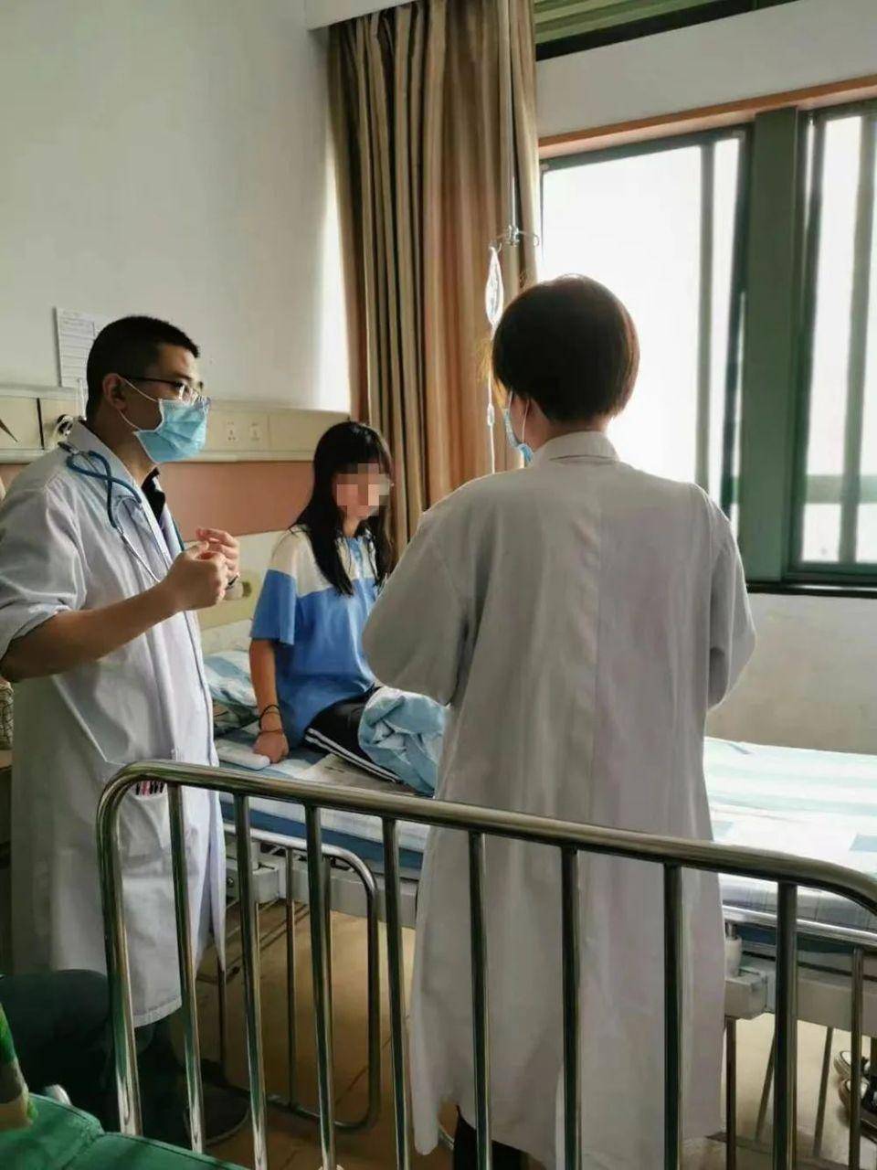 警惕！浙江9岁男孩被确诊！肺部出现“大片实变”，有医院上个月接诊超500例(2) 